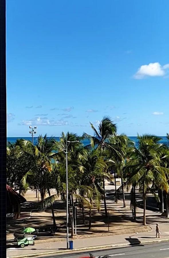 Na Beira Mar: Pajuçara Beachfront Apartment with Ocean View Maceio  Exterior photo